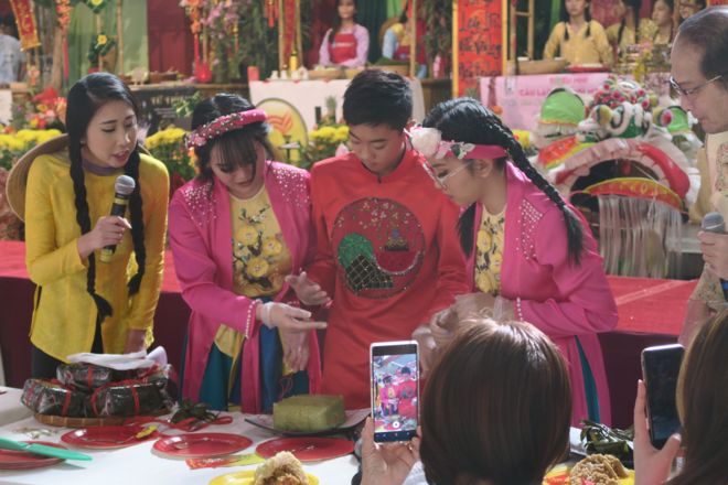 Tết đến người Little Sài Gòn đi tìm chút hương Xuân