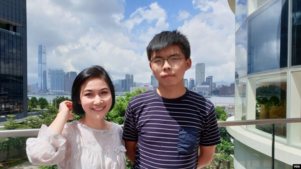 Trần Kiều Ngọc trò chuyện cùng Hoàng Chí Phong
