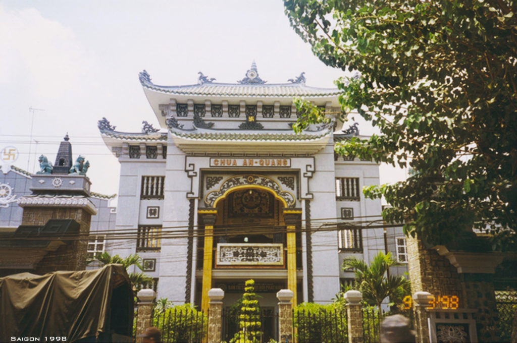 https://www.luatkhoa.org/wp-content/uploads/2020/03/49365357296_61570777d9_o-1024x680.jpg