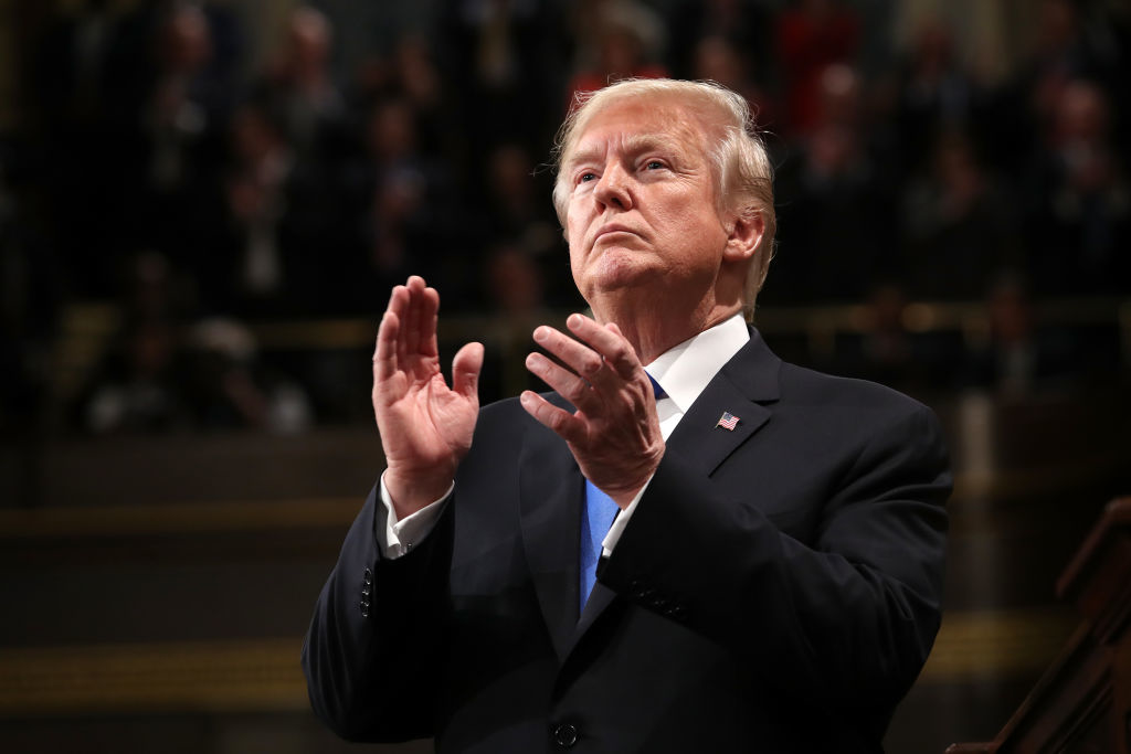 Donald Trump là vị tổng thống Mỹ duy nhất dám mạnh mẽ đối đầu và trừng phạt ĐCSTQ, và điều đó đã động chạm đến lợi ích của phe cánh tả Mỹ và những người ủng hộ ĐCSTQ.