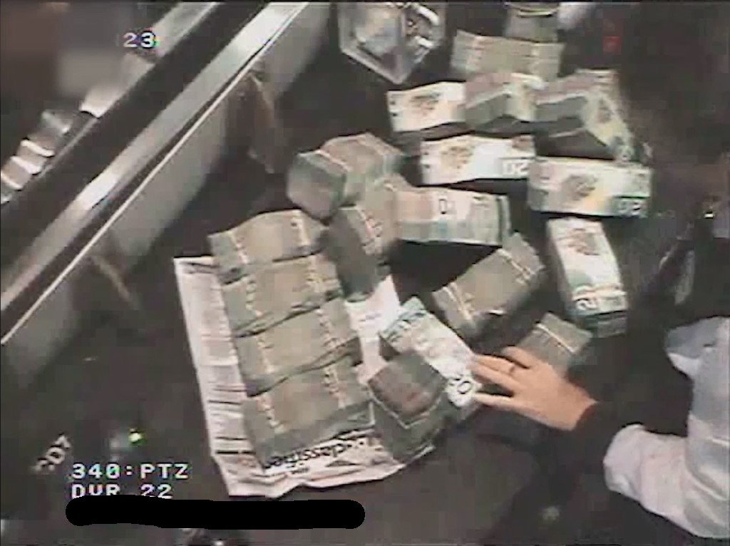https://www.occrp.org/images/stories/CCWatch/daily/money_laundering_canada.png