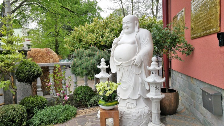 Nét đẹp của chùa Việt ở nước Đức – Viếng chùa Bảo Quang Hamburg