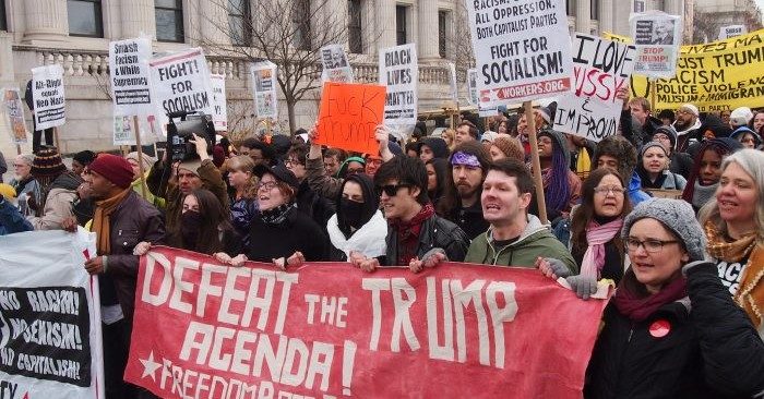 https://www.dkn.tv/wp-content/uploads/2020/06/anti-trump-march-e1562835681294-700x420-1-700x366.jpg