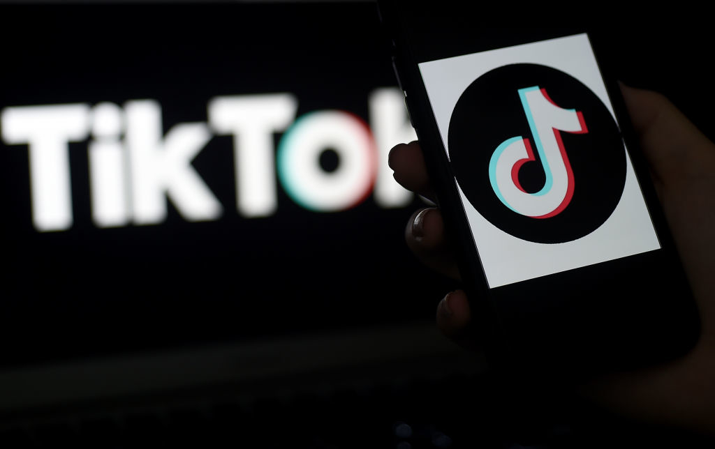 'Hãy xóa ngay Tiktok' vì đó là phần mềm gián điệp của Trung Quốc?