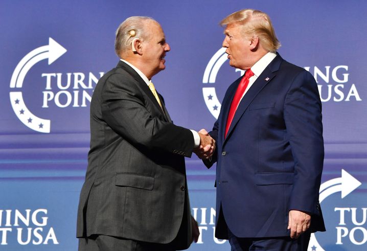 Rush Limbaugh, huyền thoại về một nền truyền thông tàn độc