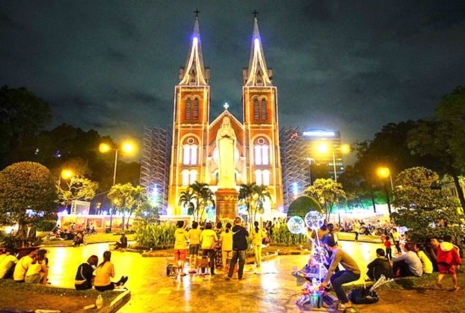 Lung Linh Đèn Giáng Sinh