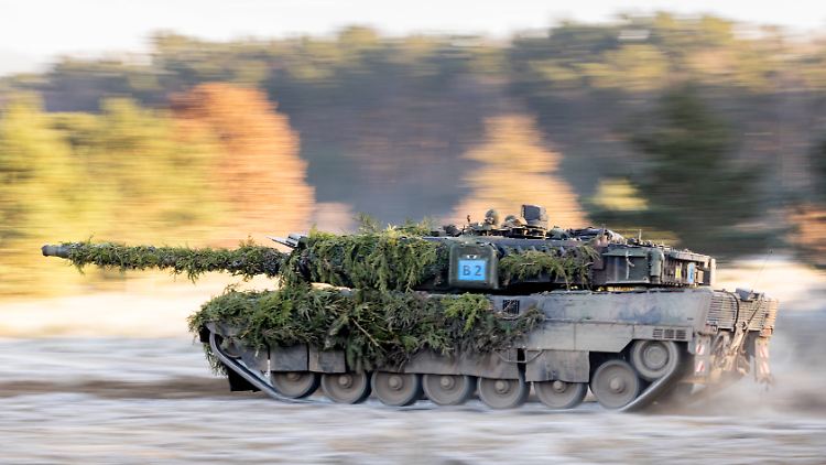 Đằng sau cuộc tranh cãi về việc cung cấp Leopard 2 cho Ukraine là gì?