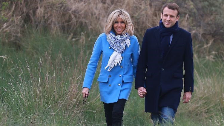 Đệ nhất Phu nhân Pháp Brigitte Macron tôn vinh những nếp nhăn của bà