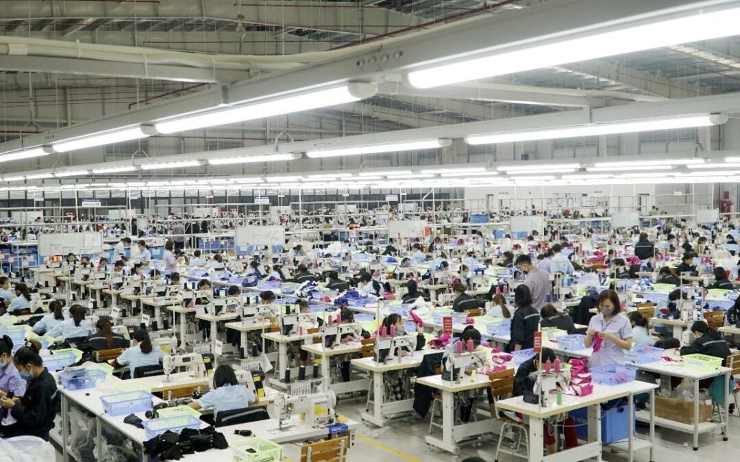 Công nhân Việt Nam: Đã đến lúc phải tự đứng lên