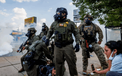 Đàn áp như một cơ hội để tiến thân